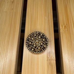 Vanda vintage Gold locket